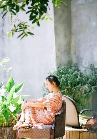 黑色蕾丝透视露胸旗袍连衣裙